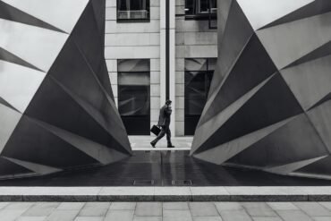The commercialisation of urban architecture The commercialisation of urban architecture