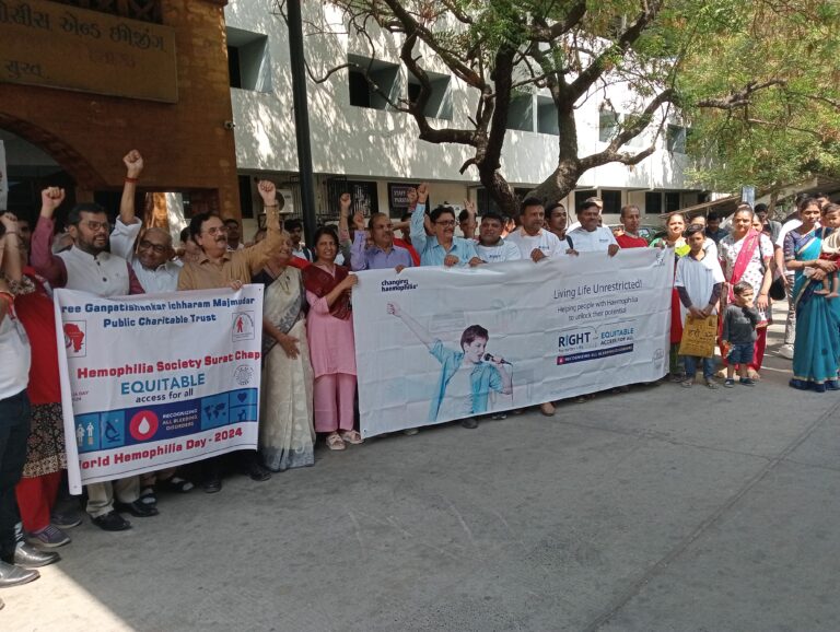 સુરત : વિશ્વ હીમોફીલિયા દિવસ નિમિત્તે સુરત સિવિલ હોસ્પિટલ માં જનજાગુતિ રેલી .