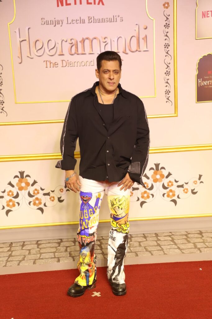 Salman Khan in movie premiere 