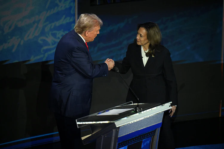 ચર્ચા દરમિયાન Donald Trump અને Kamala Harris ટ્રેડ ચાર્જિસ .