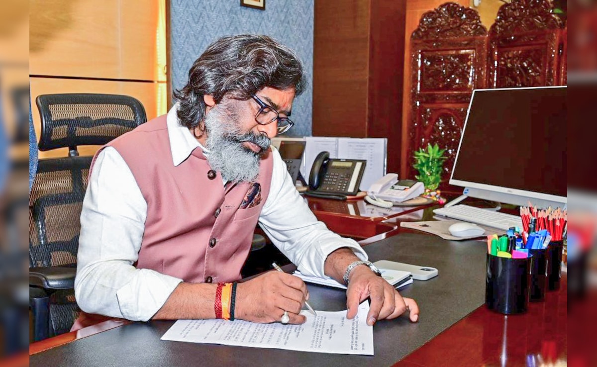 હેમંત સોરેનની કેબિનેટનું વિસ્તરણ 5 ડિસેમ્બરે થવા જઈ રહ્યું છે. હેમંત સોરેનની કેબિનેટનું વિસ્તરણ 5 ડિસેમ્બરે થવા જઈ રહ્યું છે.