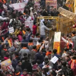 Bangladesh Protest:દીપુ દાસની હત્યાના વિરોધમાં બાંગ્લાદેશ મિશનની બહાર વિરોધ પ્રદર્શન, બેરિકેડ્સ તોડી પાડવામાં આવ્યા .