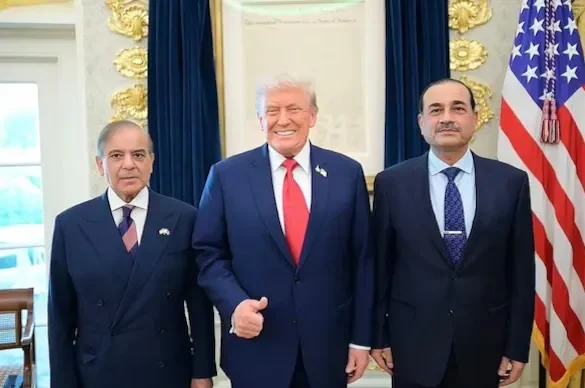 Trump praises Shehbaz Sharif : પાકિસ્તાન-અફઘાનિસ્તાન યુદ્ધ વચ્ચે ટ્રમ્પે શહેબાઝ શરીફ અને અસીમ મુનીરની પ્રશંસા કરી .