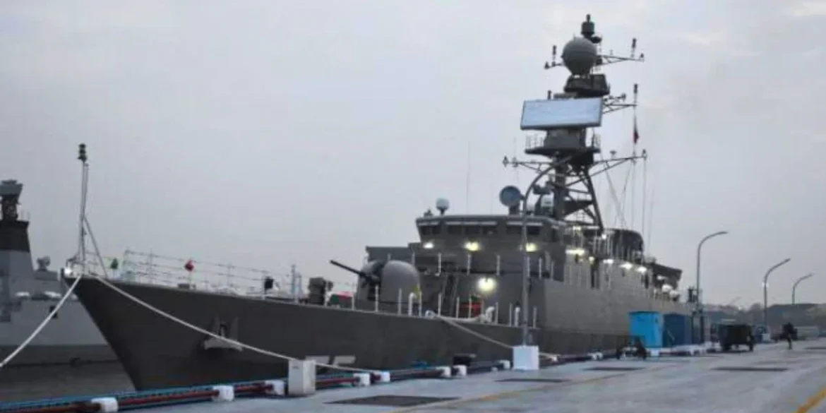 Iran Fires Missiles : યુદ્ધ નવા તબક્કામાં વિસ્તર્યું? ઈરાને હિંદ મહાસાગરમાં યુએસ-યુકે બેઝ પર મિસાઇલો છોડ્યા