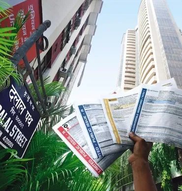 Sensex crashes 1,000 points : ઈરાન યુદ્ધ વચ્ચે ક્રૂડ ઓઈલ 5 ને પાર પહોંચતાં સેન્સેક્સ 1,000 પોઈન્ટ તૂટ્યો .