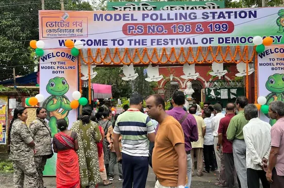 Bengal Phase 1 voting : બંગાળમાં છૂટાછવાયા અથડામણો, પ્રથમ તબક્કાનું મતદાન; તામિલનાડુમાં સવારે 11 વાગ્યા સુધી 38% મતદાન .