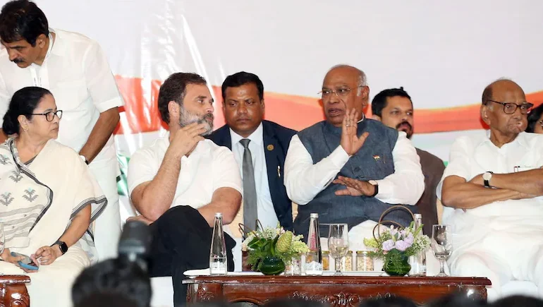 mamata banerjee : શરદ પવાર પર નજર, નેતાઓએ ‘અખંડ’ કોંગ્રેસ માટે દબાણ કર્યું