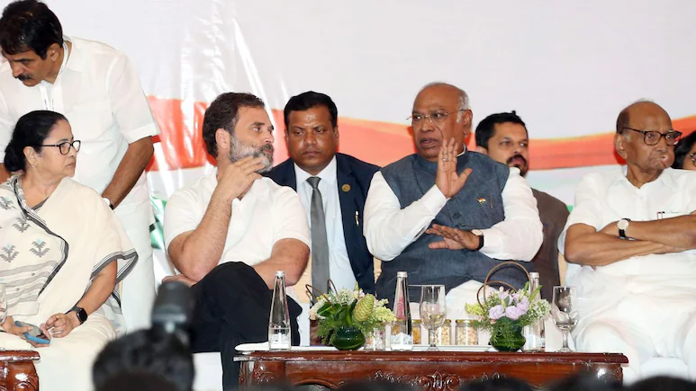 mamata banerjee : શરદ પવાર પર નજર, નેતાઓએ ‘અખંડ’ કોંગ્રેસ માટે દબાણ કર્યું mamata banerjee : શરદ પવાર પર નજર, નેતાઓએ ‘અખંડ’ કોંગ્રેસ માટે દબાણ કર્યું