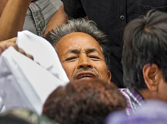 Jantar Mantar Protest  : વાંગચુકના ડોકટરો કહે છે કે સતત નિરીક્ષણ અને સારવારની જરૂર છે.