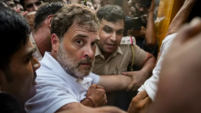 CJP protests : રાહુલ ગાંધી પર ચળવળ નબળી પાડવાનો આરોપ લગાવવા બદલ AAP શા માટે ટીકાનો સામનો કરી રહી છે? CJP protests : રાહુલ ગાંધી પર ચળવળ નબળી પાડવાનો આરોપ લગાવવા બદલ AAP શા માટે ટીકાનો સામનો કરી રહી છે?