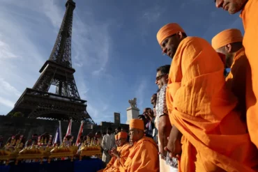 Eiffel tower closes :હિન્દુ જૂથની મુલાકાત દરમિયાન મહિલા સ્ટાફને બાજુ પર રાખવાના વિવાદ વચ્ચે એફિલ ટાવર બંધ