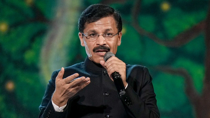 Tukaram Mundhe : ૧૧ રૂપિયાની પ્રોડક્ટ, ૩૨૫ રૂપિયાની MRP: તુકારામ મુંઢેએ હોસ્પિટલના ભાવમાં રહેલા મોટા તફાવત તરફ ધ્યાન દોર્યું. Tukaram Mundhe : ૧૧ રૂપિયાની પ્રોડક્ટ, ૩૨૫ રૂપિયાની MRP: તુકારામ મુંઢેએ હોસ્પિટલના ભાવમાં રહેલા મોટા તફાવત તરફ ધ્યાન દોર્યું.